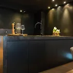 Lägenhet Lombokliving I Luxury 2bdr & Parking Lippenslaan