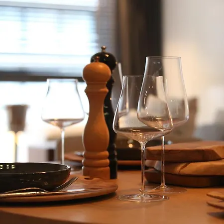 Lombokliving I Luxury 2bdr & Parking Lippenslaan Apartamento