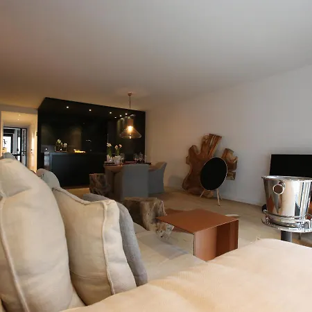 Appartement Lombokliving I Luxury 2bdr & Parking Lippenslaan
