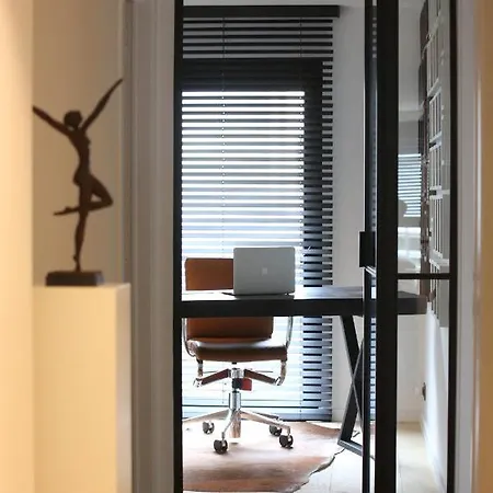 Apartamento Lombokliving I Luxury 2bdr & Parking Lippenslaan