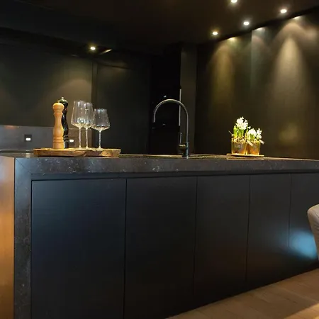 Apartamento Lombokliving I Luxury 2bdr & Parking Lippenslaan